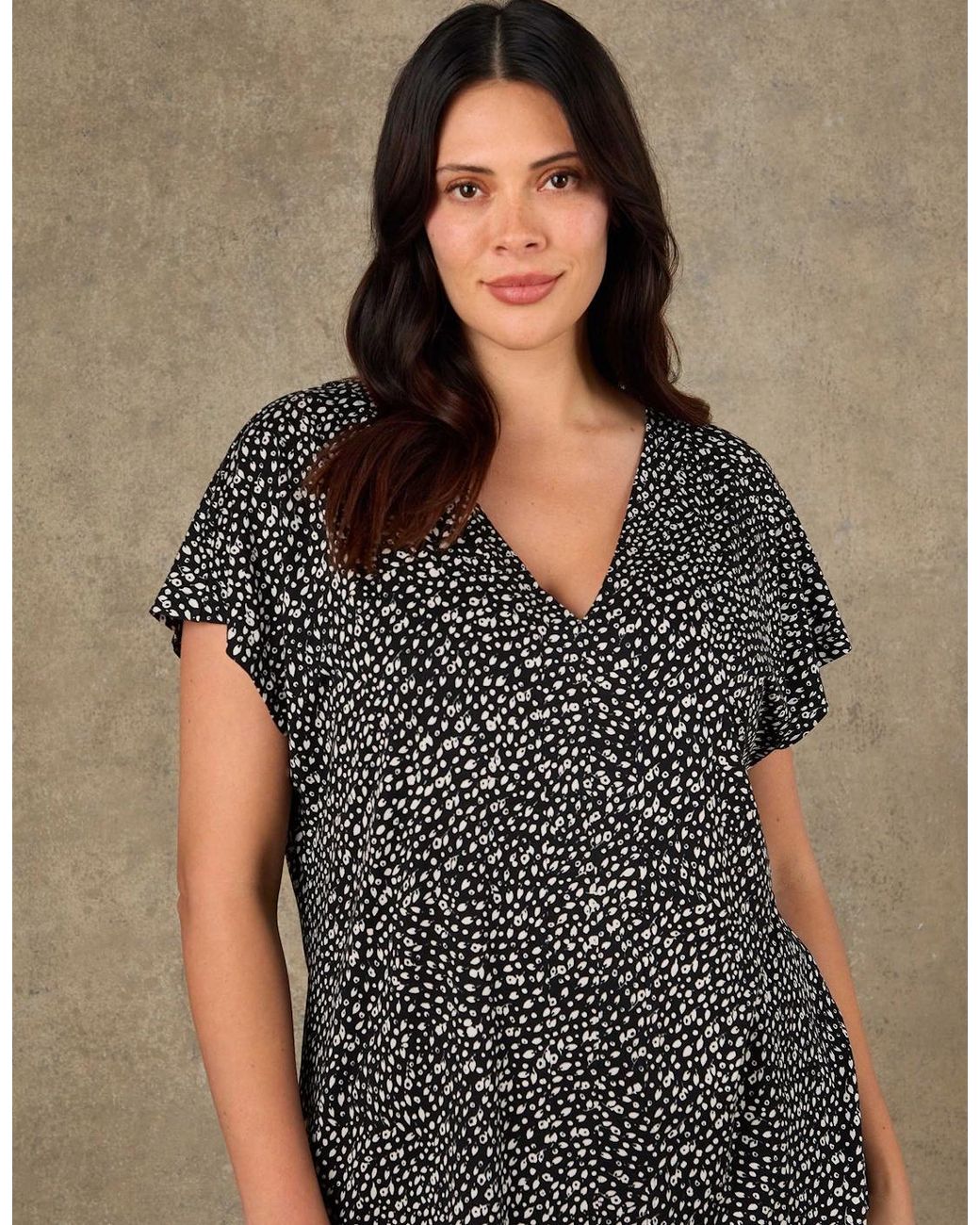 Live Unlimited London Gray Ditsy Print V Neck Top