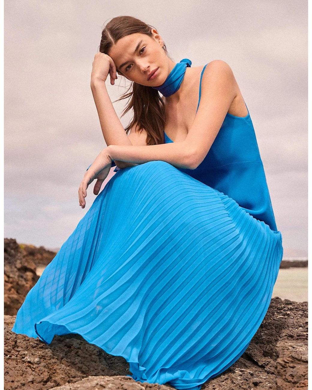Ro&zo Blue Petite Vivian Pleated Drop-Waist Dress With Scarf