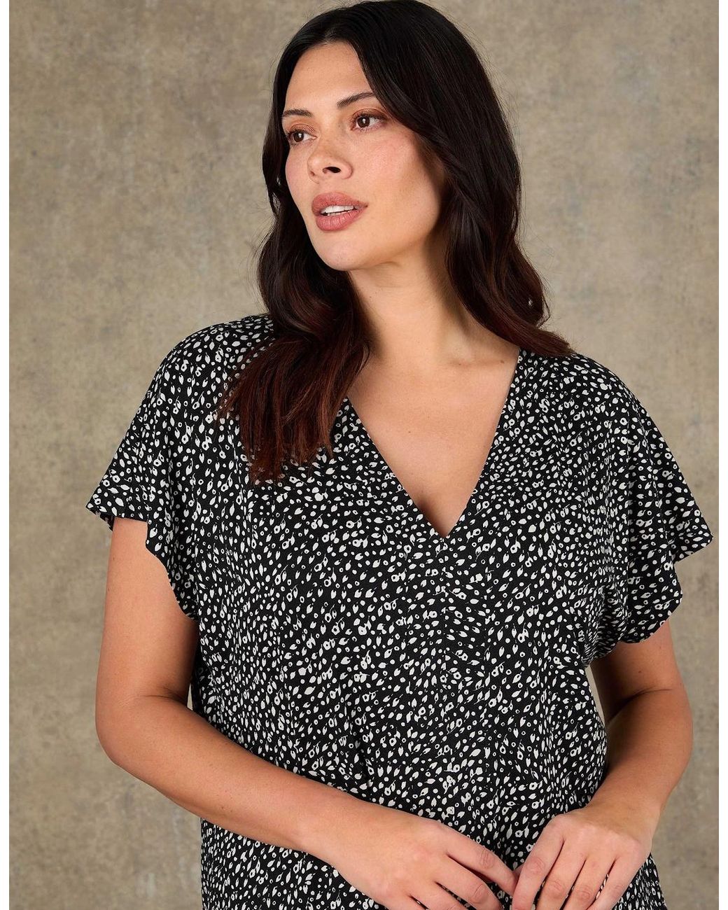 Live Unlimited London Gray Ditsy Print V Neck Top