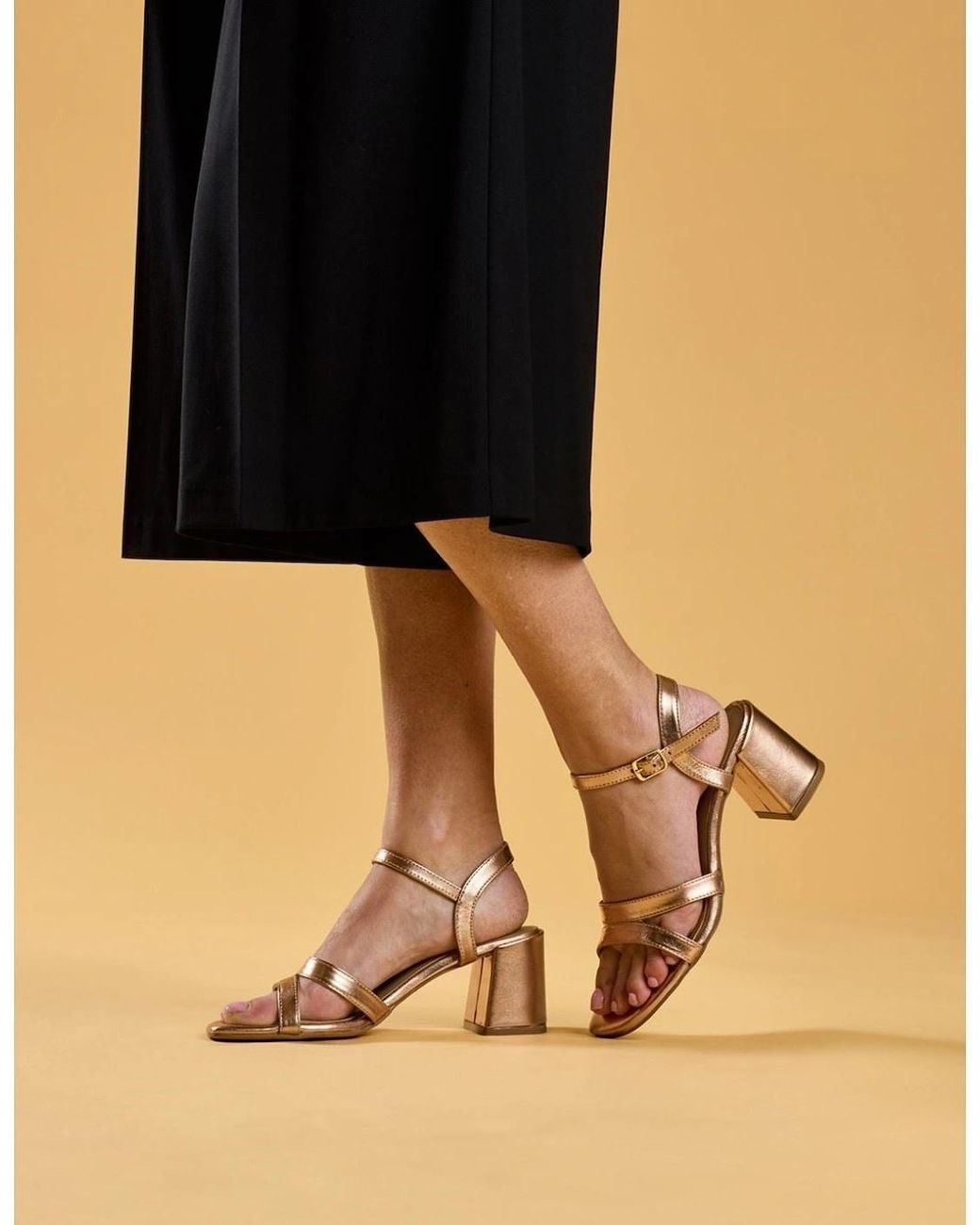 Hush Puppies Pink Nalani Leather Rose Sandals
