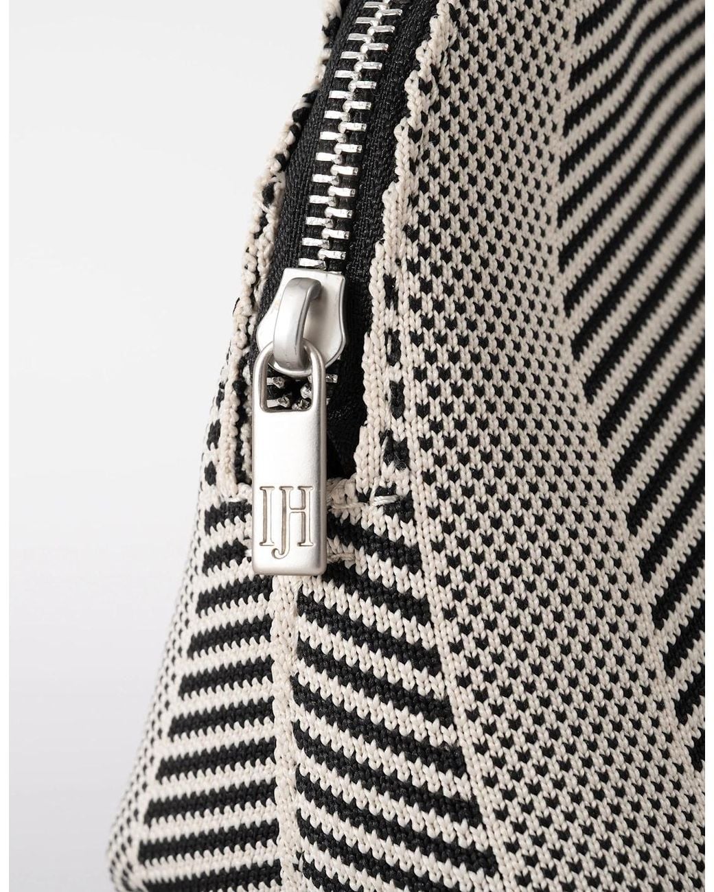 Ilse Jacobsen Metallic Knitty Knitted Makeup Bag