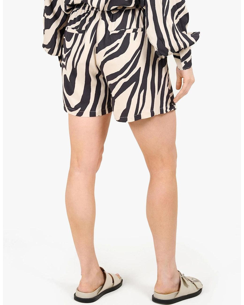 Tutti & Co Green Adorn Shorts