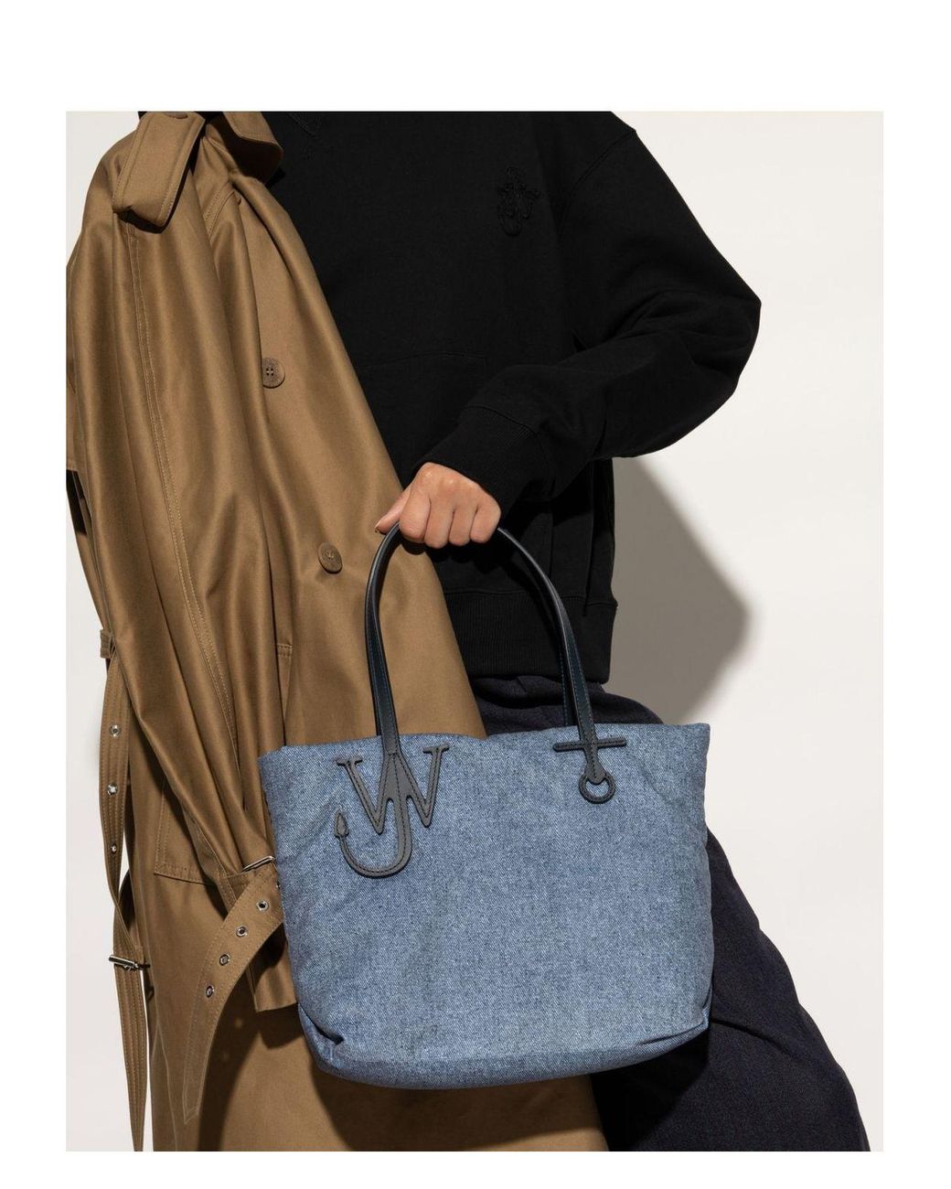 J W ANDERSON Small Puffy Anchor Logo Tote Bagトートバッグ JW Anderson Small Puffy Anchor Logo Tote Bag in Blue | Lyst
