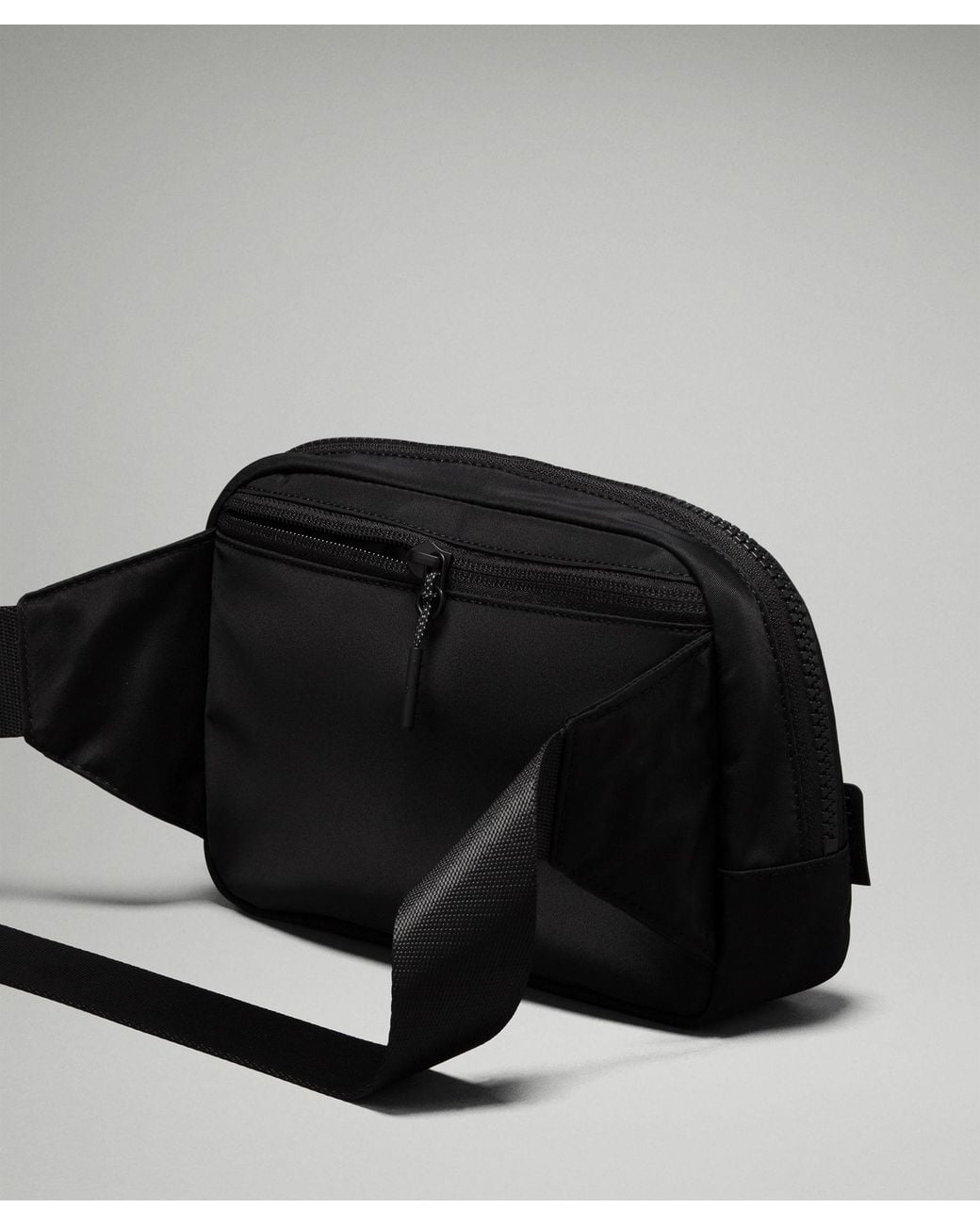 lululemon 2l black belt bag Everywhere Large Peloton Apparel Black EBB 2L Comparisons. :