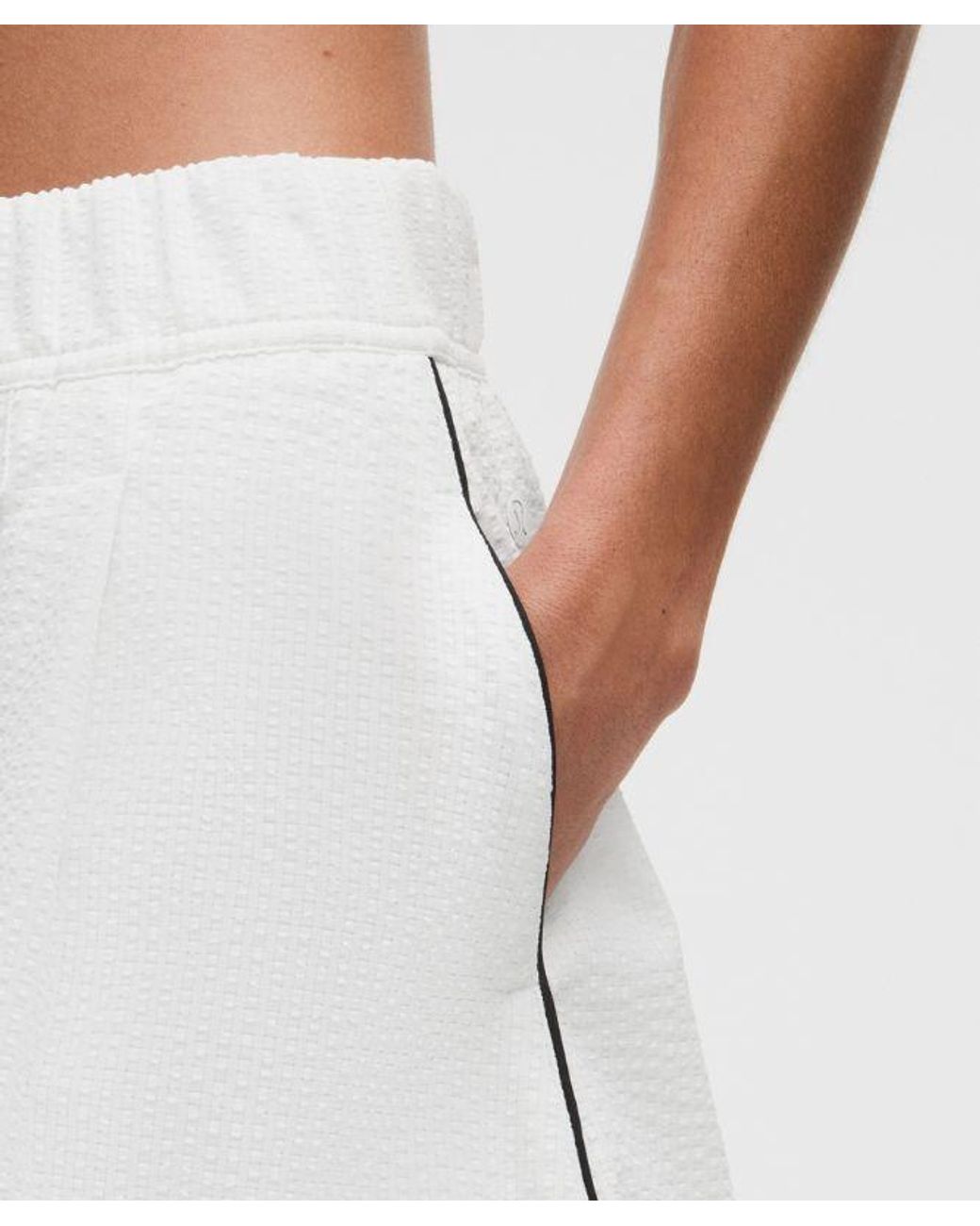lululemon athletica White – Seersucker High-Rise Pleated Shorts – 3.5" – – Size Large