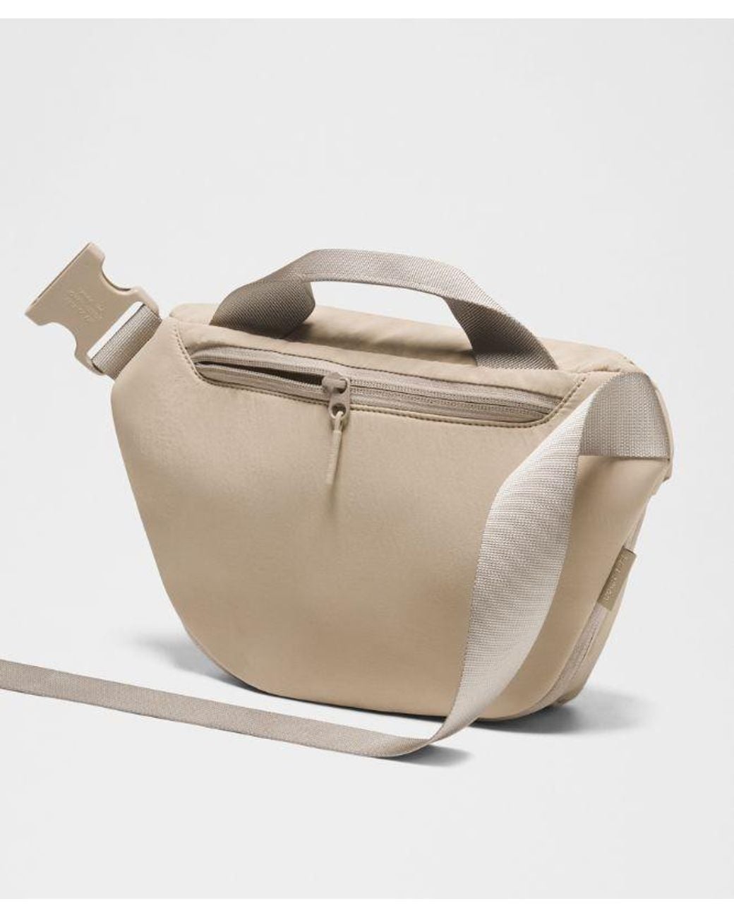 lululemon athletica Natural – Curved Crossbody Bag 3L – Color Khaki
