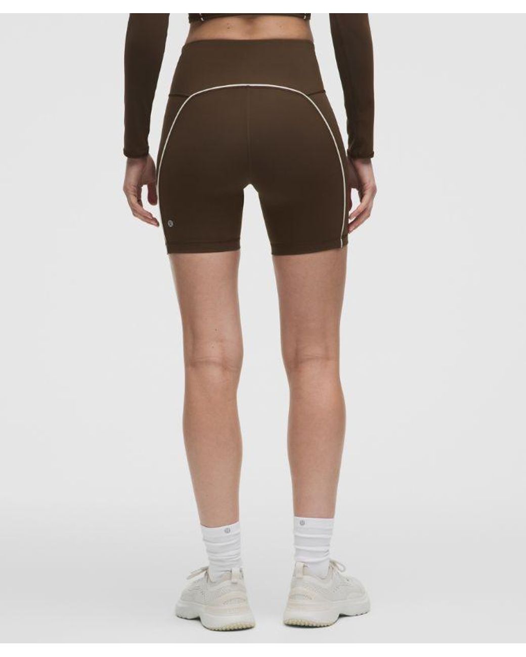 lululemon athletica Natural – Wunder Train No-Line Piped High-Rise Shorts – 6" – – Size 4