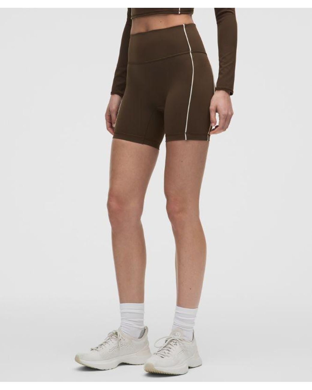 lululemon athletica Natural – Wunder Train No-Line Piped High-Rise Shorts – 6" – – Size 4