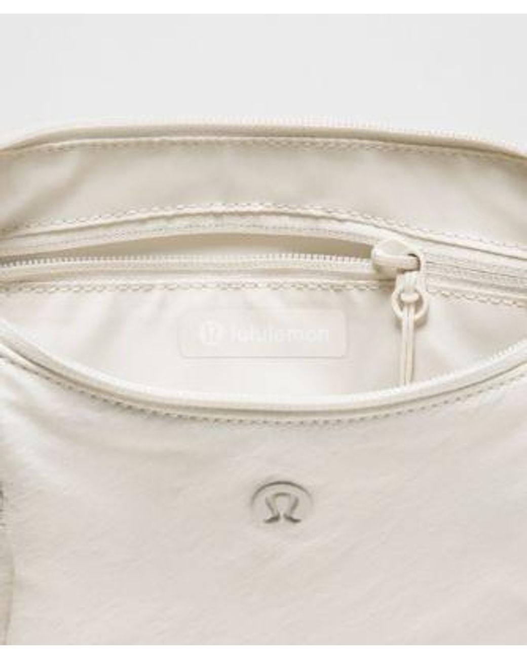 lululemon athletica White – Small Slouchy Sling Bag 3L –