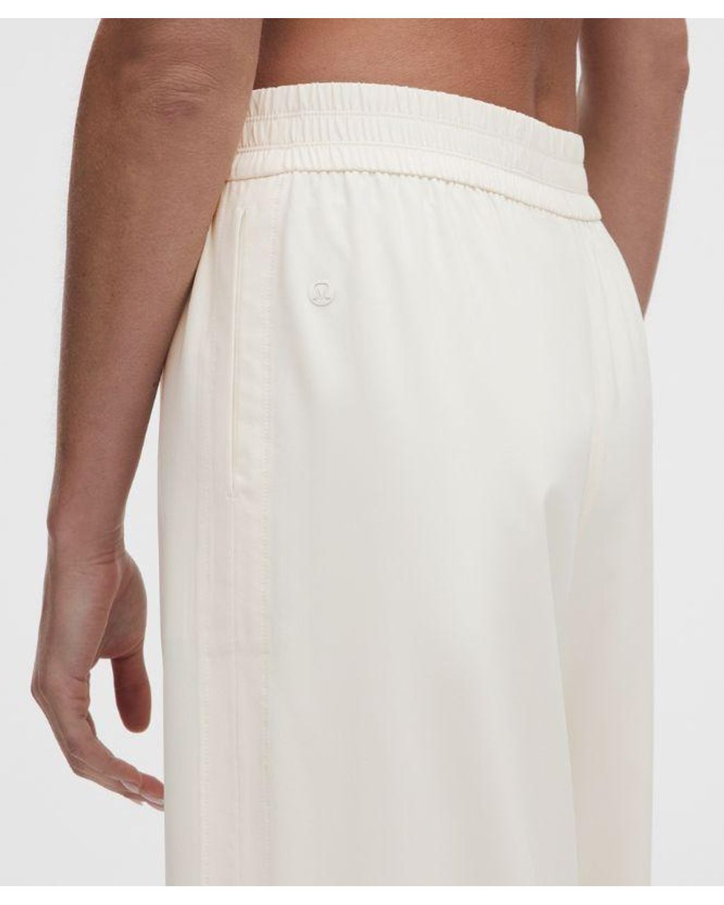 lululemon athletica White – Breezily Mid-Rise Cropped Pants – – Size Medium
