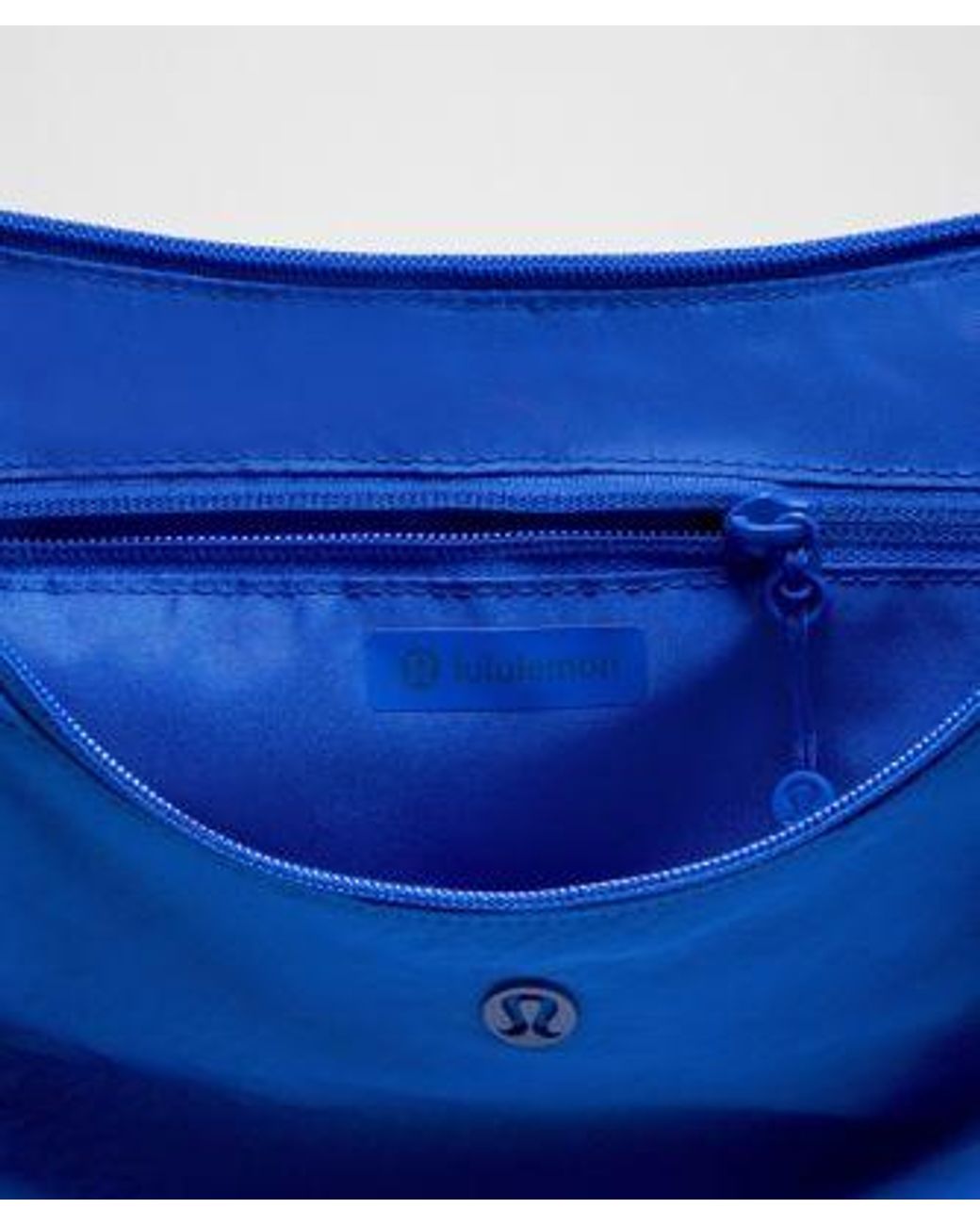 lululemon athletica Blue – Slouchy Sling Bag 6L –