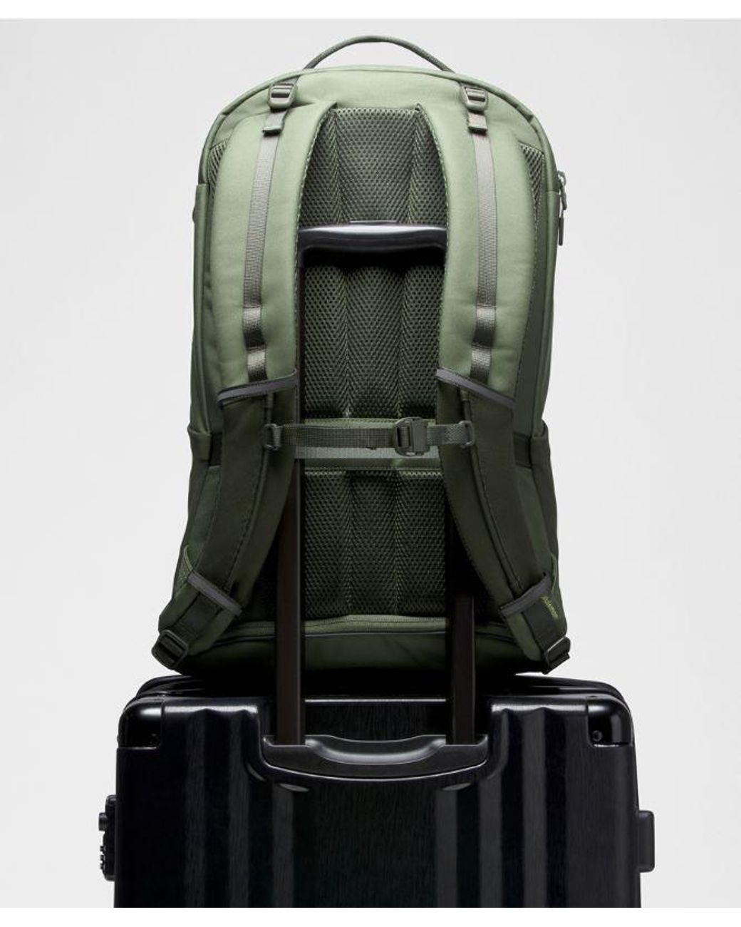 lululemon athletica Green – Scuba Backpack 32L Paracord –