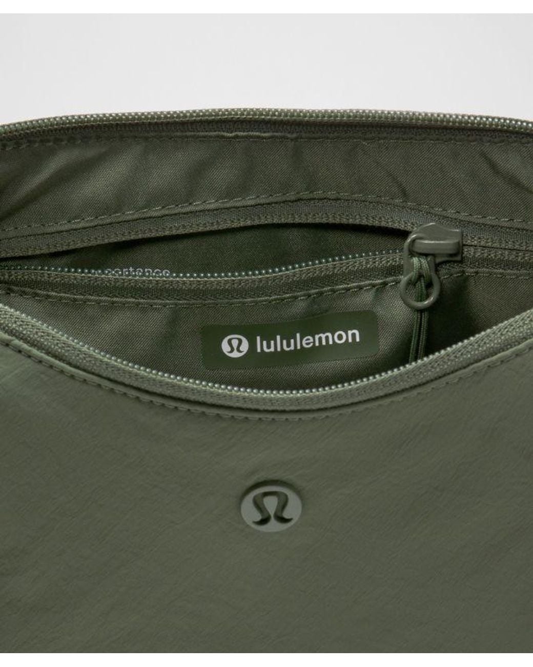 lululemon athletica Green – Small Slouchy Sling Bag 3L –