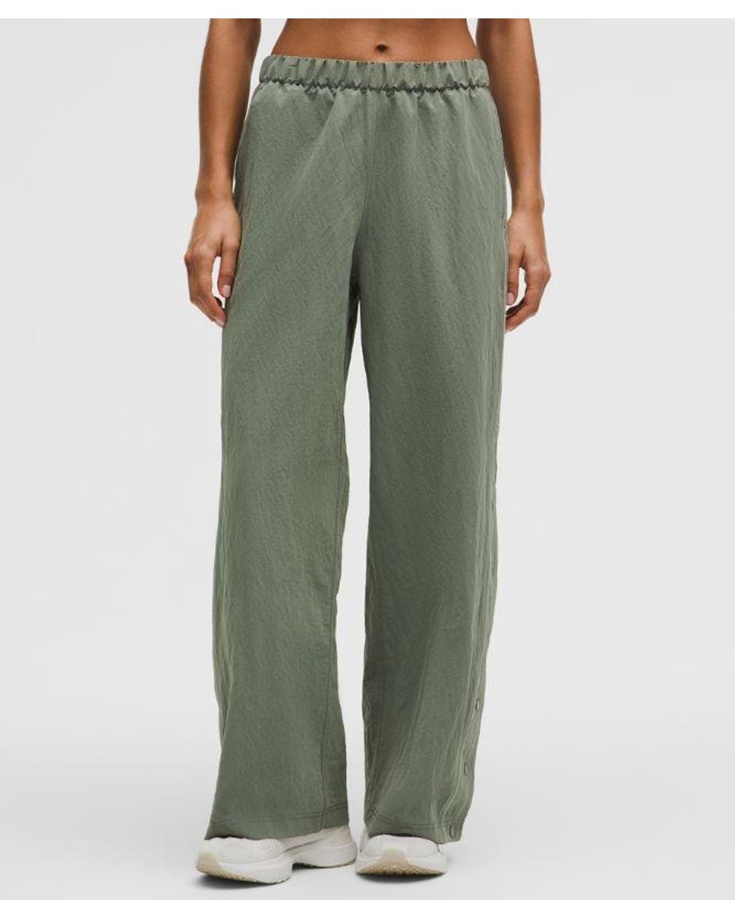lululemon athletica Green – Crinkle Nylon Mid-Rise Track Pants Wordmark – – Size Medium