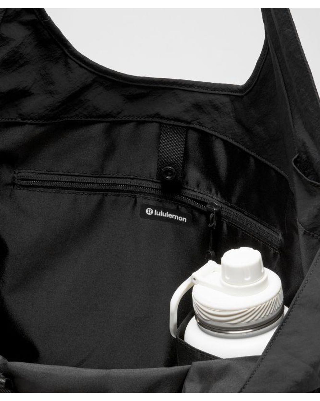 lululemon athletica Black – Slouchy Shoulder Bag 19L –