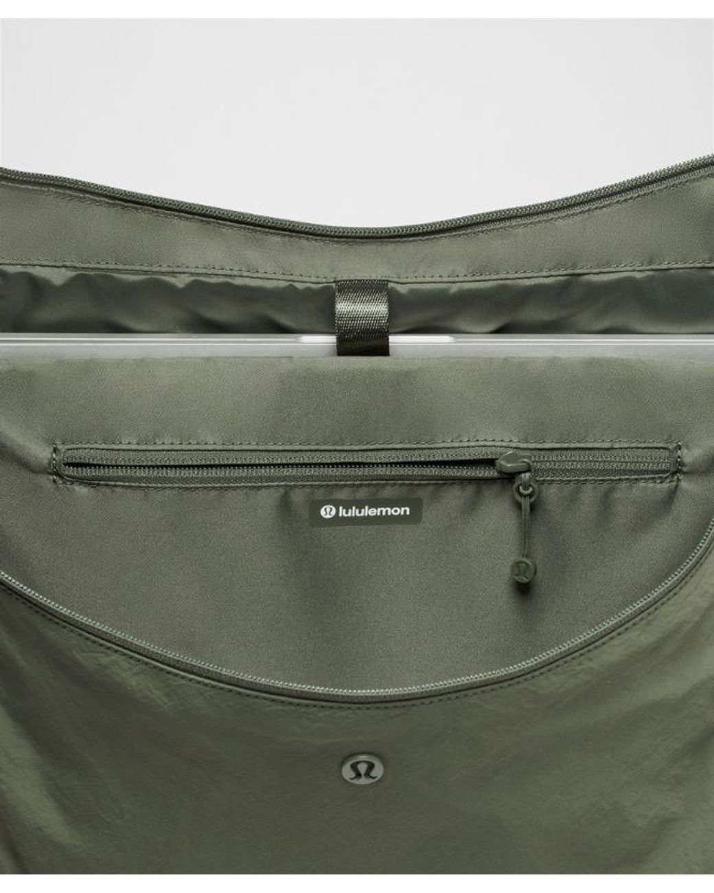 lululemon athletica Green – Extra-Large Slouchy Shoulder Bag 24L –