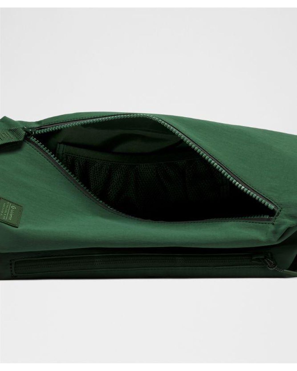 lululemon athletica Green – Fast Track Bag 2.0 9L –