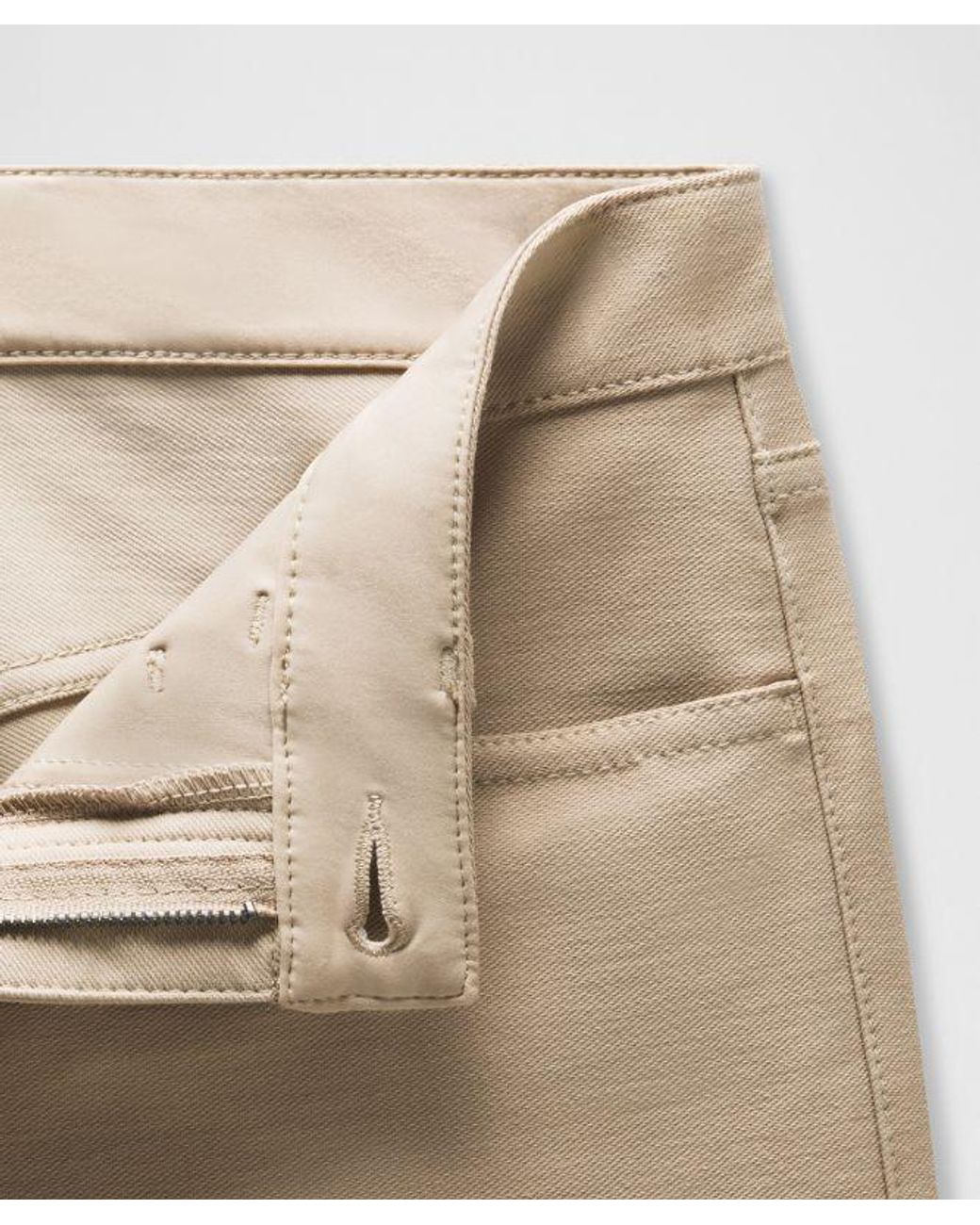 lululemon athletica Natural Easyfive Mid-Rise Short 4.5"
