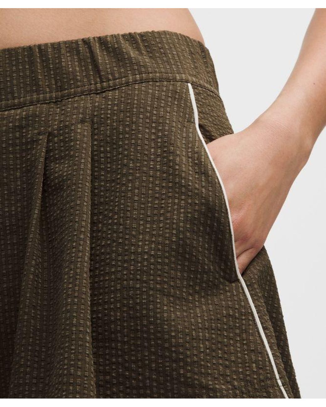 lululemon athletica Brown – Seersucker High-Rise Pleated Shorts – 3.5" – – Size Large