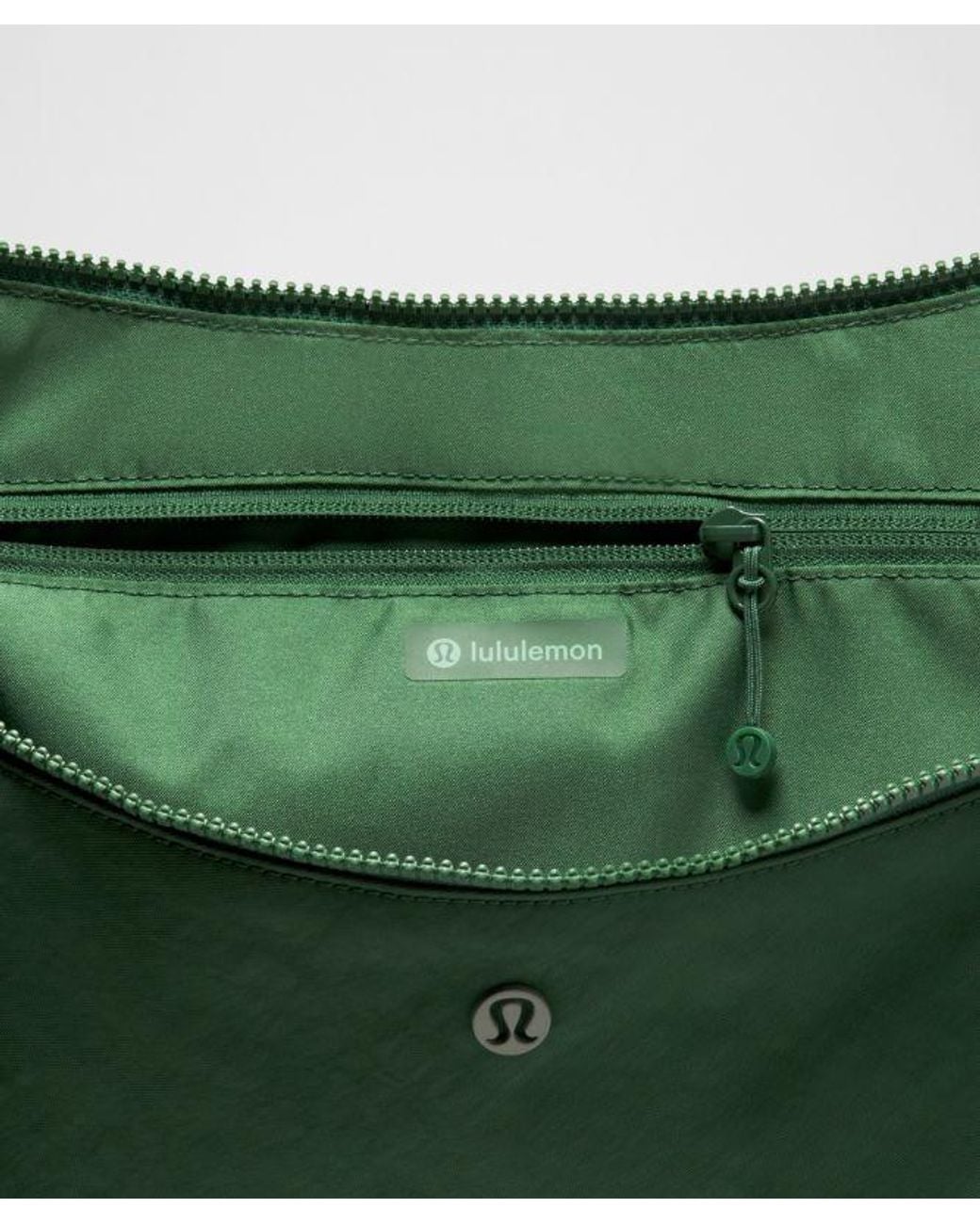lululemon athletica Green – Large Slouchy Sling Bag 13L Paracord –