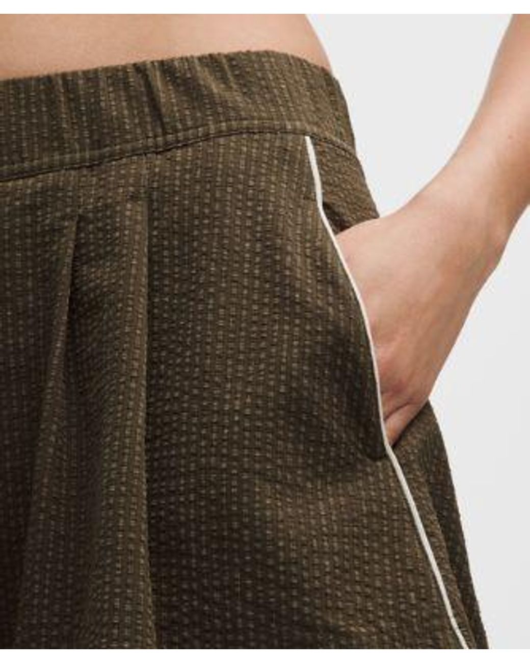lululemon athletica Brown – Seersucker High-Rise Pleated Shorts – 3.5" – – Size Large