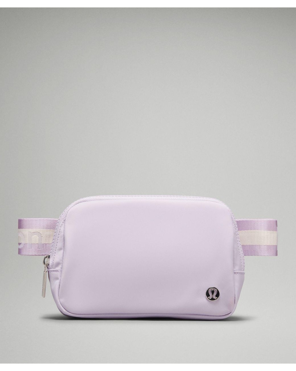 lululemon パープル ボディバッグ Lululemon Everywhere Wordmark Crossbody Belt Bag 1L - Lilac
