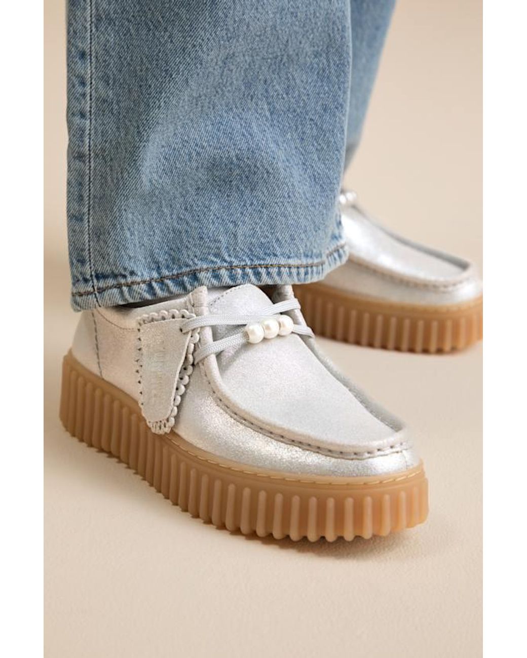 Clarks Natural Torhill Bee Suede Leather Flatform Lace-Up Loafers