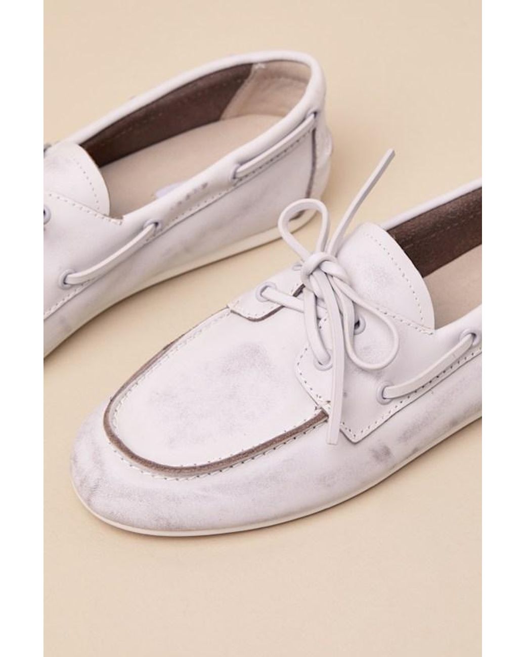 Steve Madden Natural Sag Leather Distressed Lace-Up Loafers