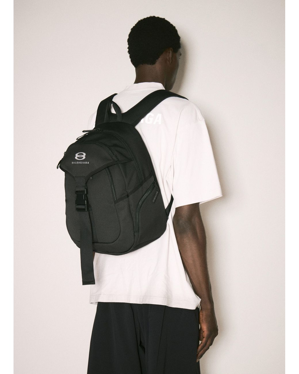 バックパック・リュック Balenciaga Black Fabric Unity Backpack Balenciaga Medium Unity Backpack | Black | FARFETCH