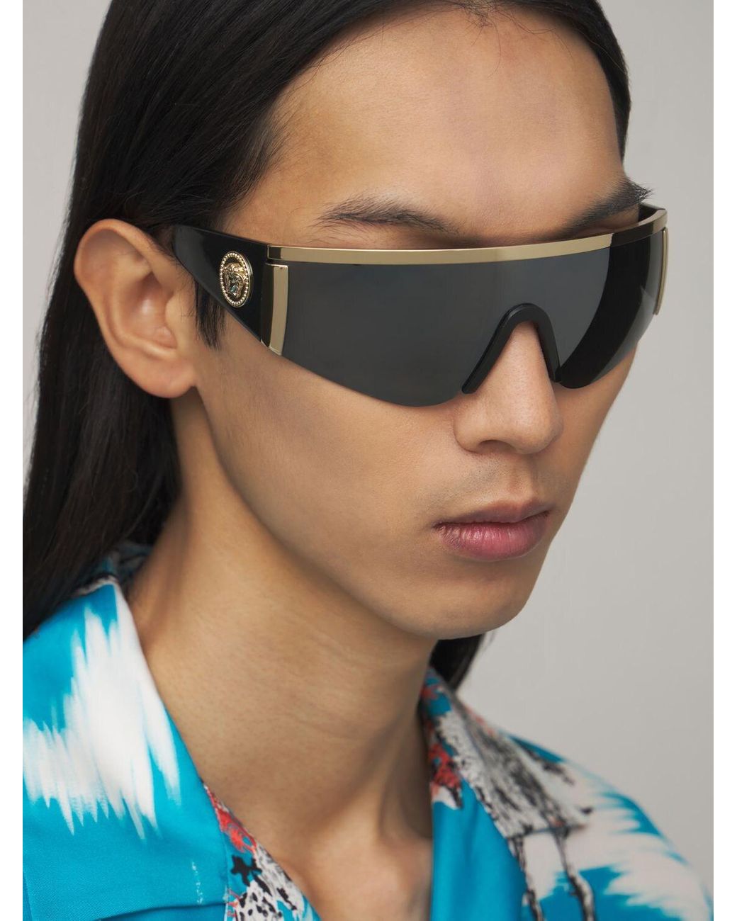 Versace Visor Tribute Mask Acetate Sunglasses in Black for Men | Lyst