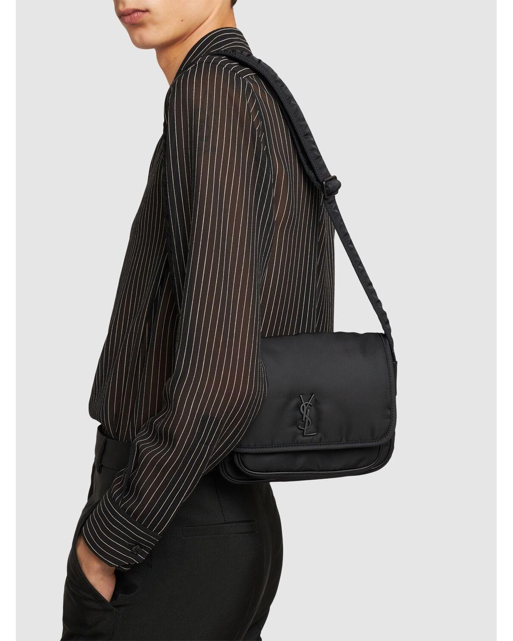 Saint Laurent Kleine Kuriertasche Aus Nylon niki in Schwarz fur Herren Lyst DE