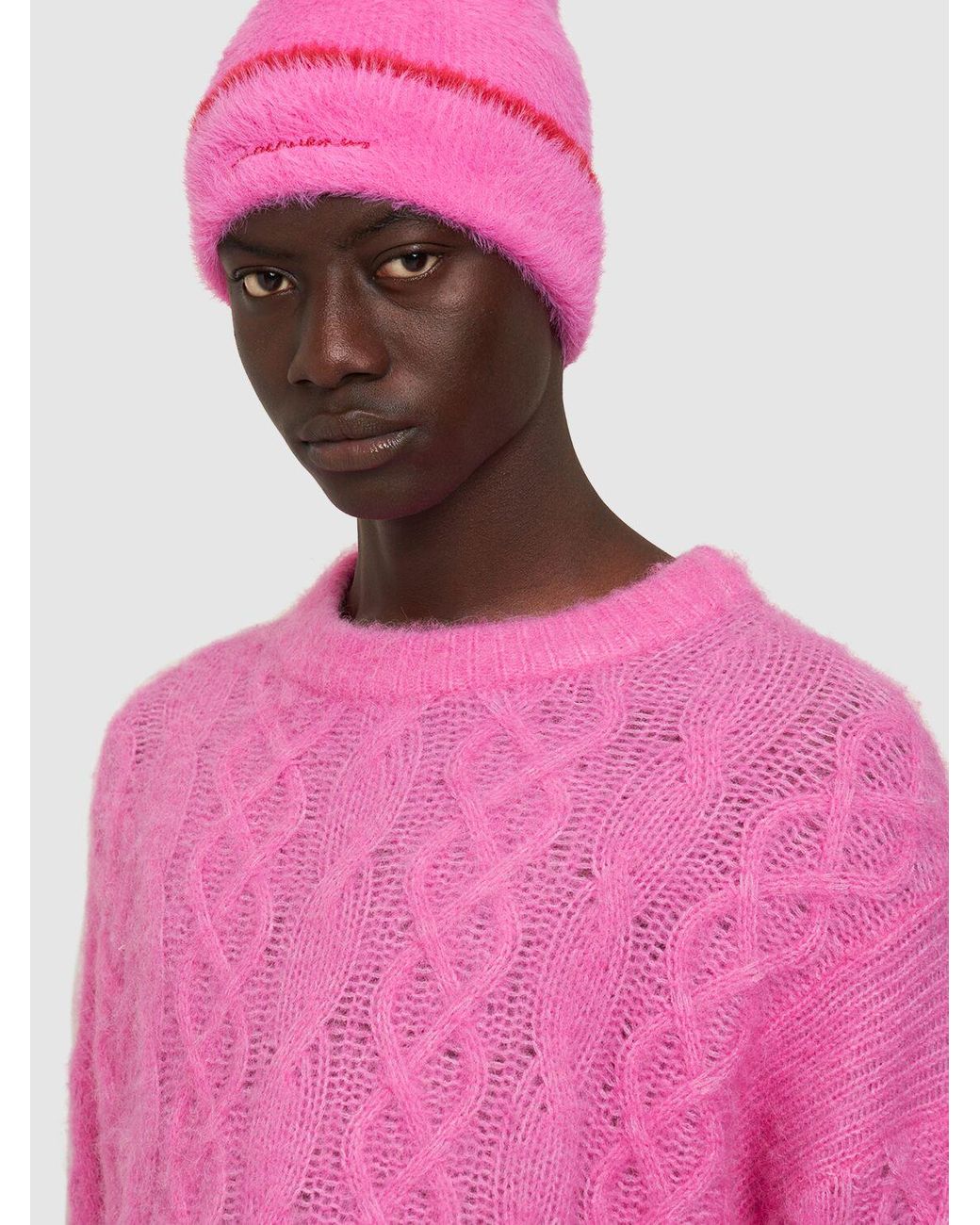 jacquemus-pink-Le-bonnet-neve.jpeg