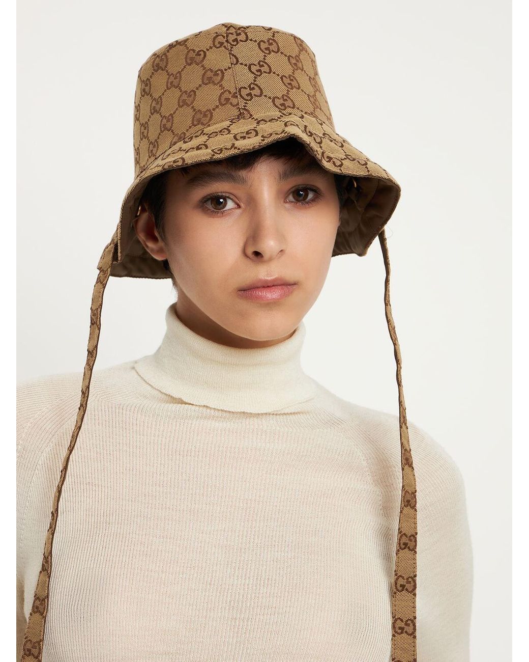 ハット Gucci REVERSIBLE GG NYLON BUCKET HAT Nylon bucket hat with Gucci logo in black | GUCCI® US