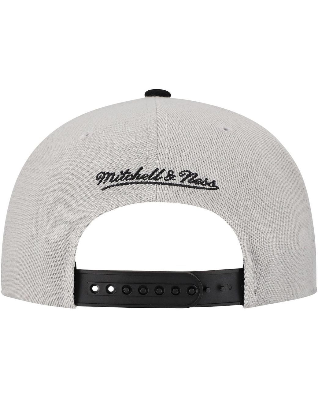Mitchell & Ness Metallic Chicago White Sox Knock Out Panel Snapback Hat for men