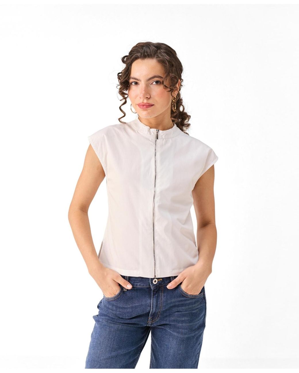 REISTOR White Front Zip Top