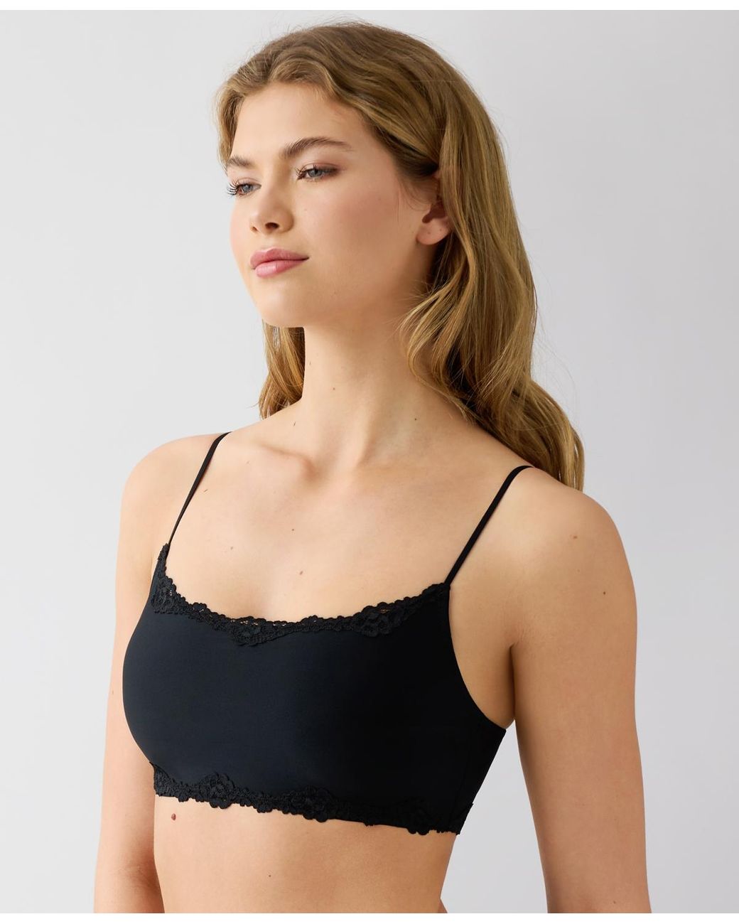 B.tempt'd Black Moderate Coverage Pull-on Lace Bralette