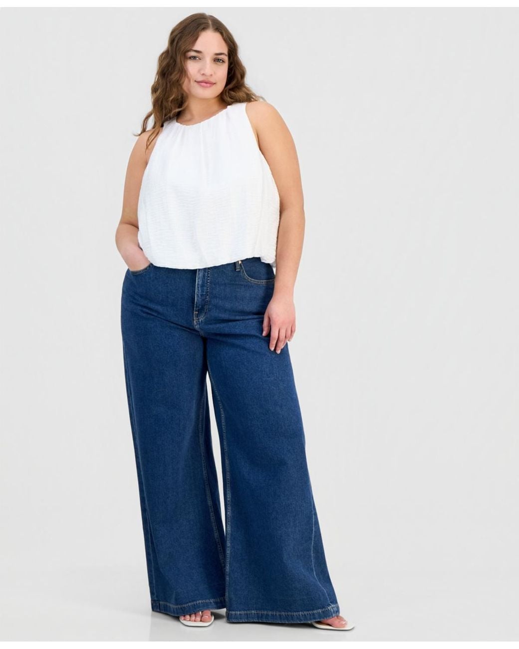 On 34th White Trendy Plus Solid Bubble-hem Round-neck Tank