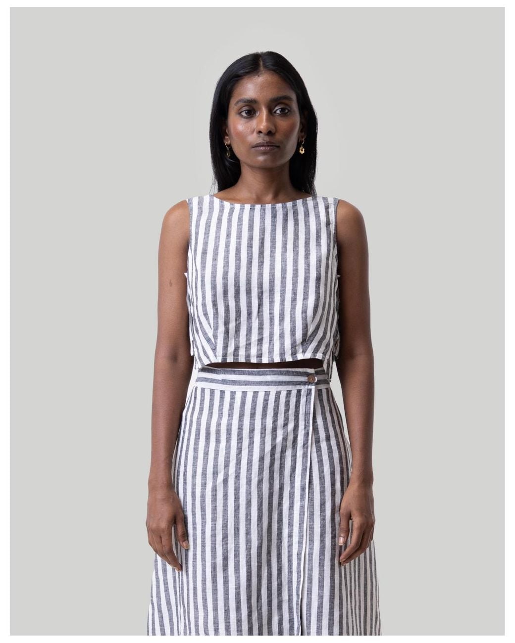 REISTOR White Boxy Crop Top