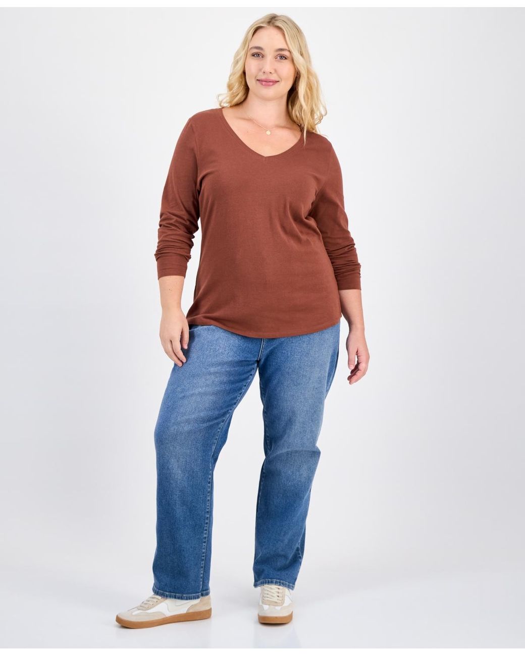 Aveto Red Plus Size V-neck Top