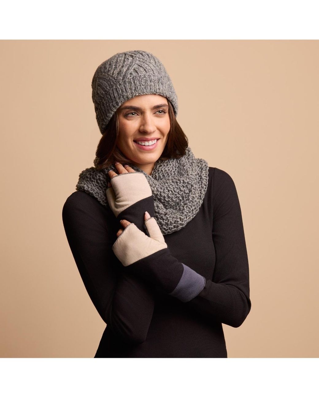 feel good Multicolor Artisan Crafted Fleece Lined Color Block Fingerless Gloves