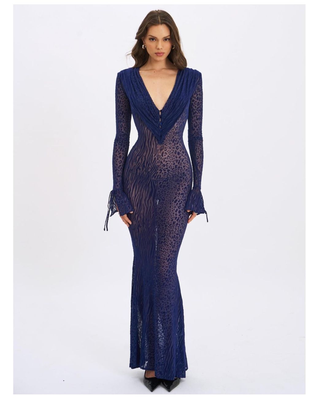 Miss Circle Ilyse V-neck Plunge Animal Print Mermaid Hem Maxi Dress in Blue  | Lyst