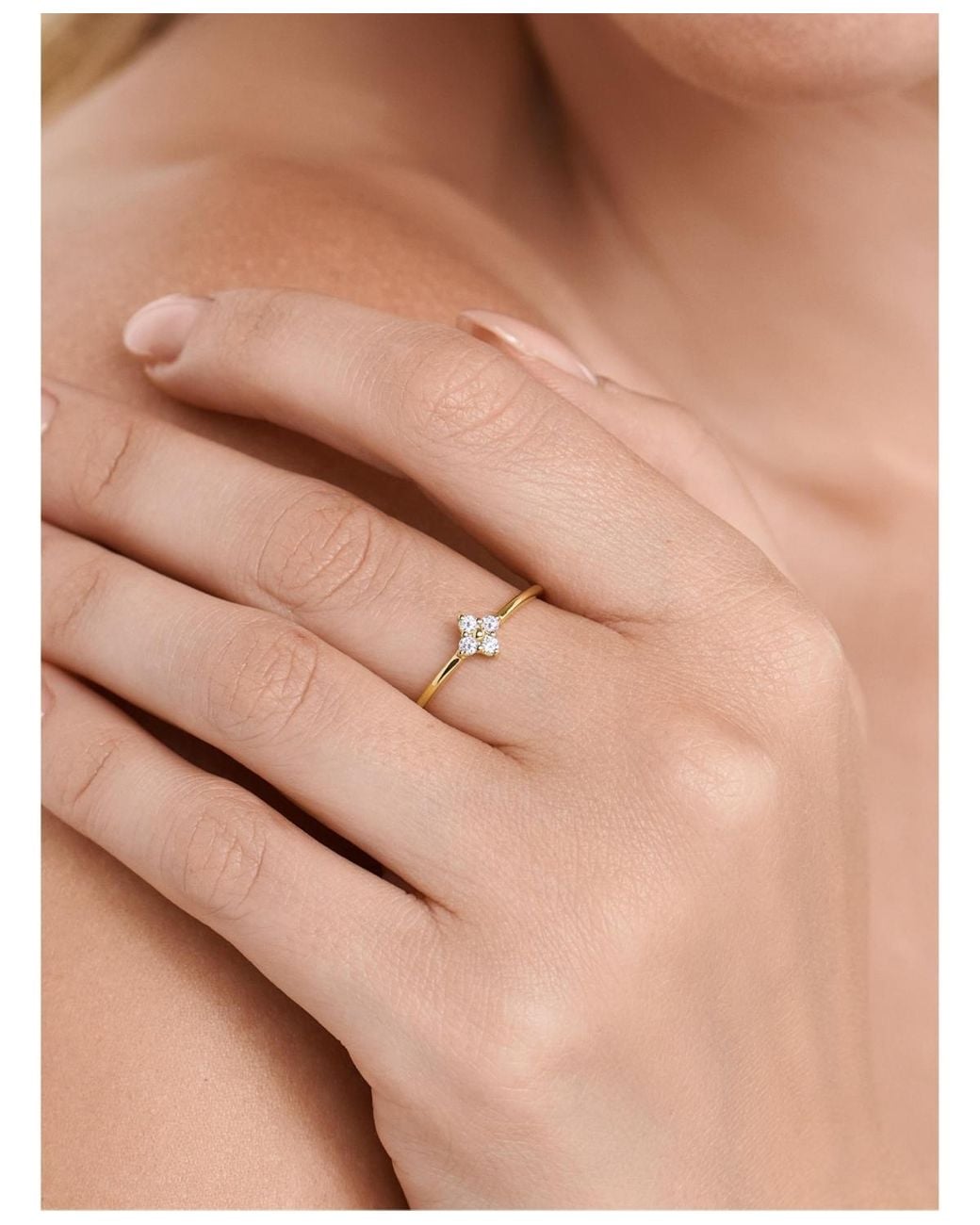 DEVATA White Flower Ring