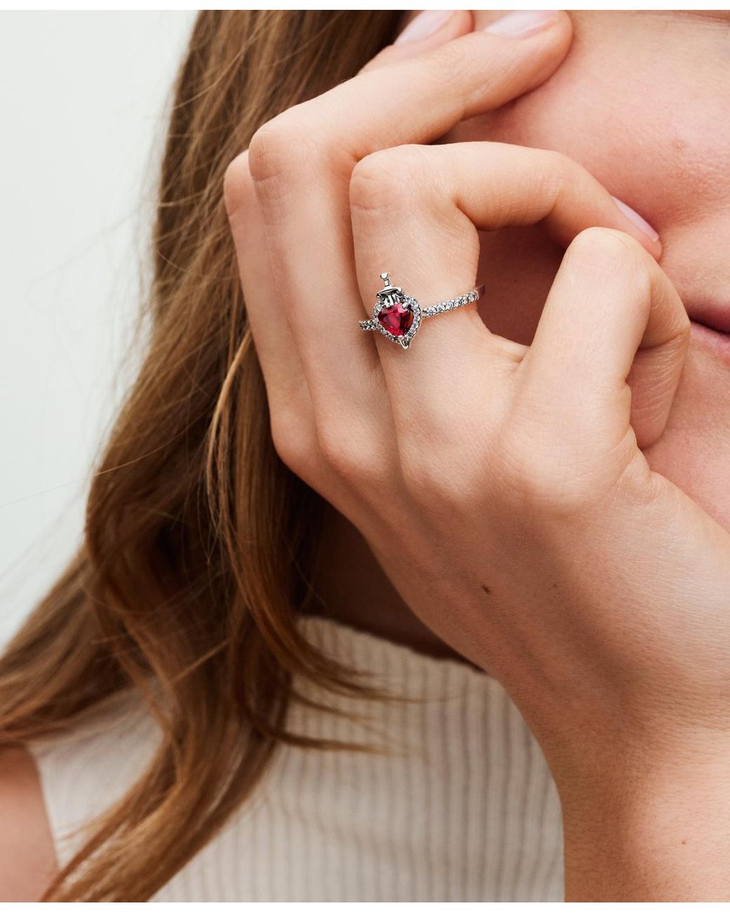 Pandora queen ring deals