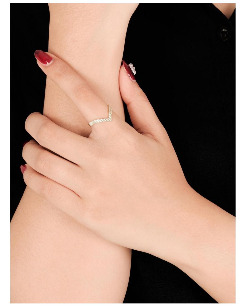 DEVATA Metallic Crown Wishbone Ring
