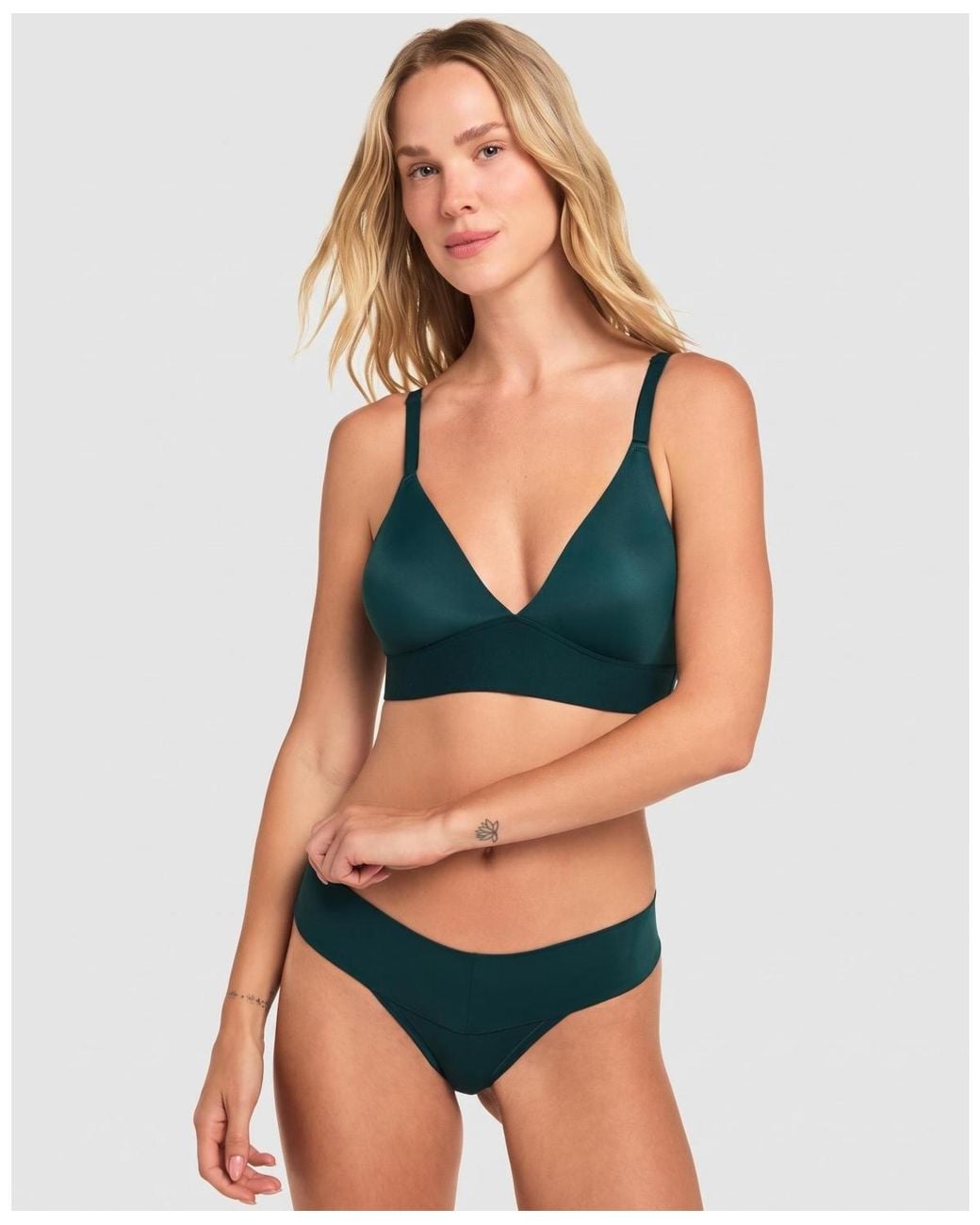 HARPER WILDE Green Bliss Wireless Triangle Bralette