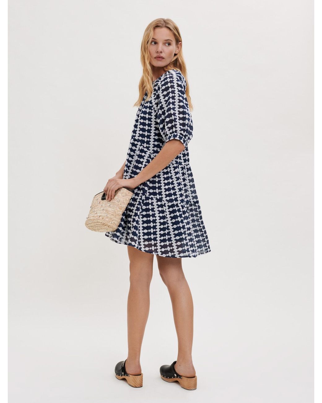 Robe Enti rement Brod e Maje en coloris Bleu Lyst