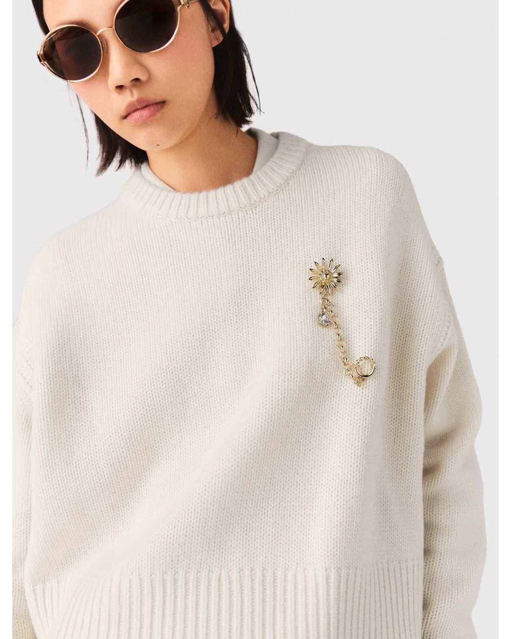 Maje White Jumper With Floral Brooch