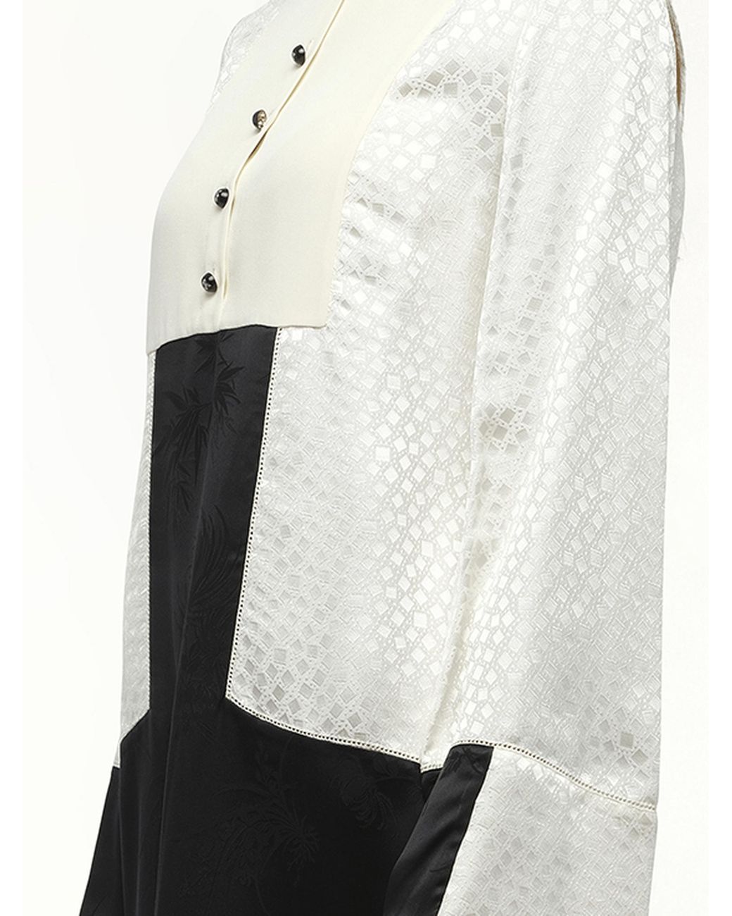 McQueen White Amq