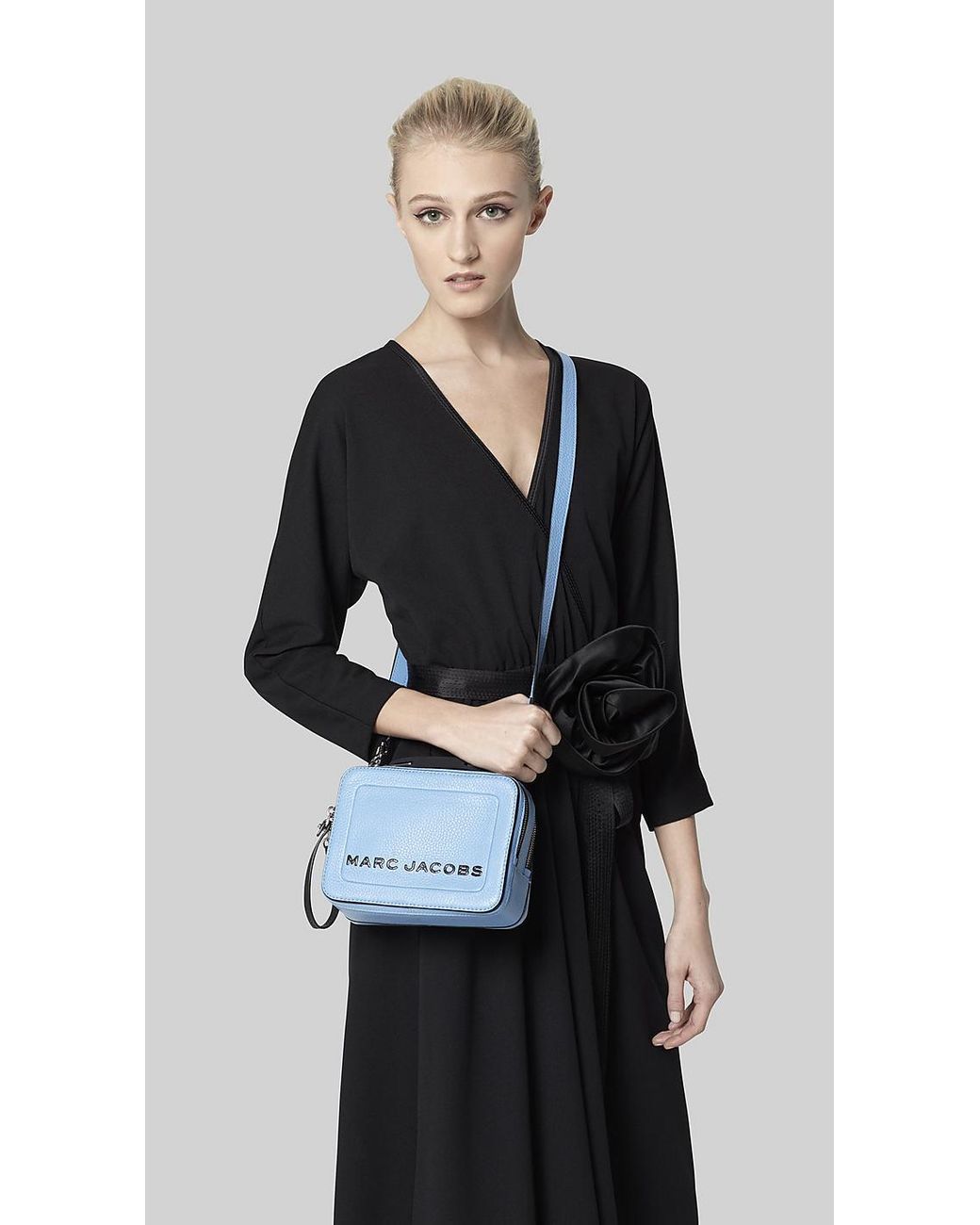 TEXTURED MINI CROSSBODY BAG - Blue