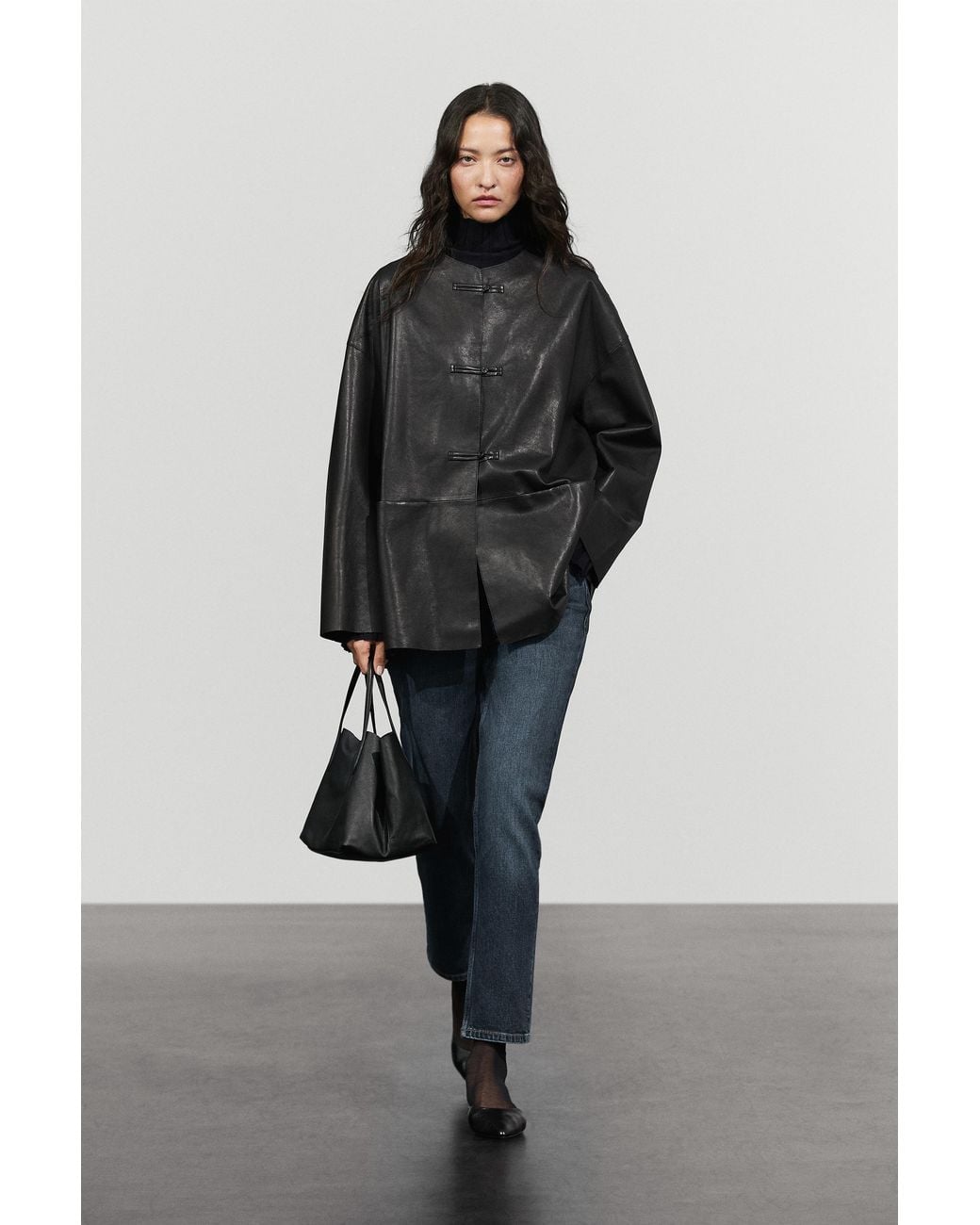 MASSIMO DUTTI Black Leather Toggle Detail Jacket